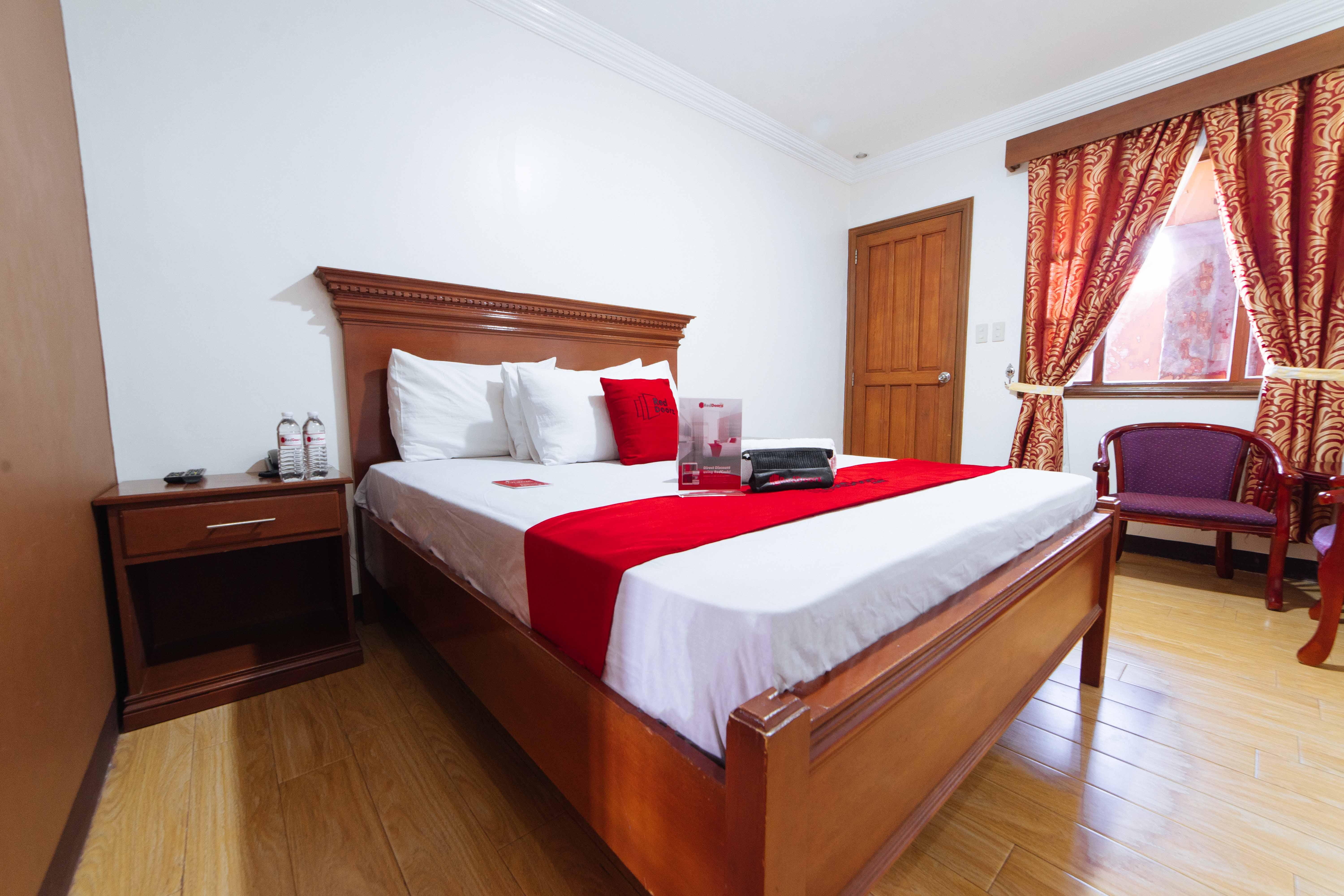 Reddoorz Plus @ Starhomes Olivianville Tarlac City Buitenkant foto