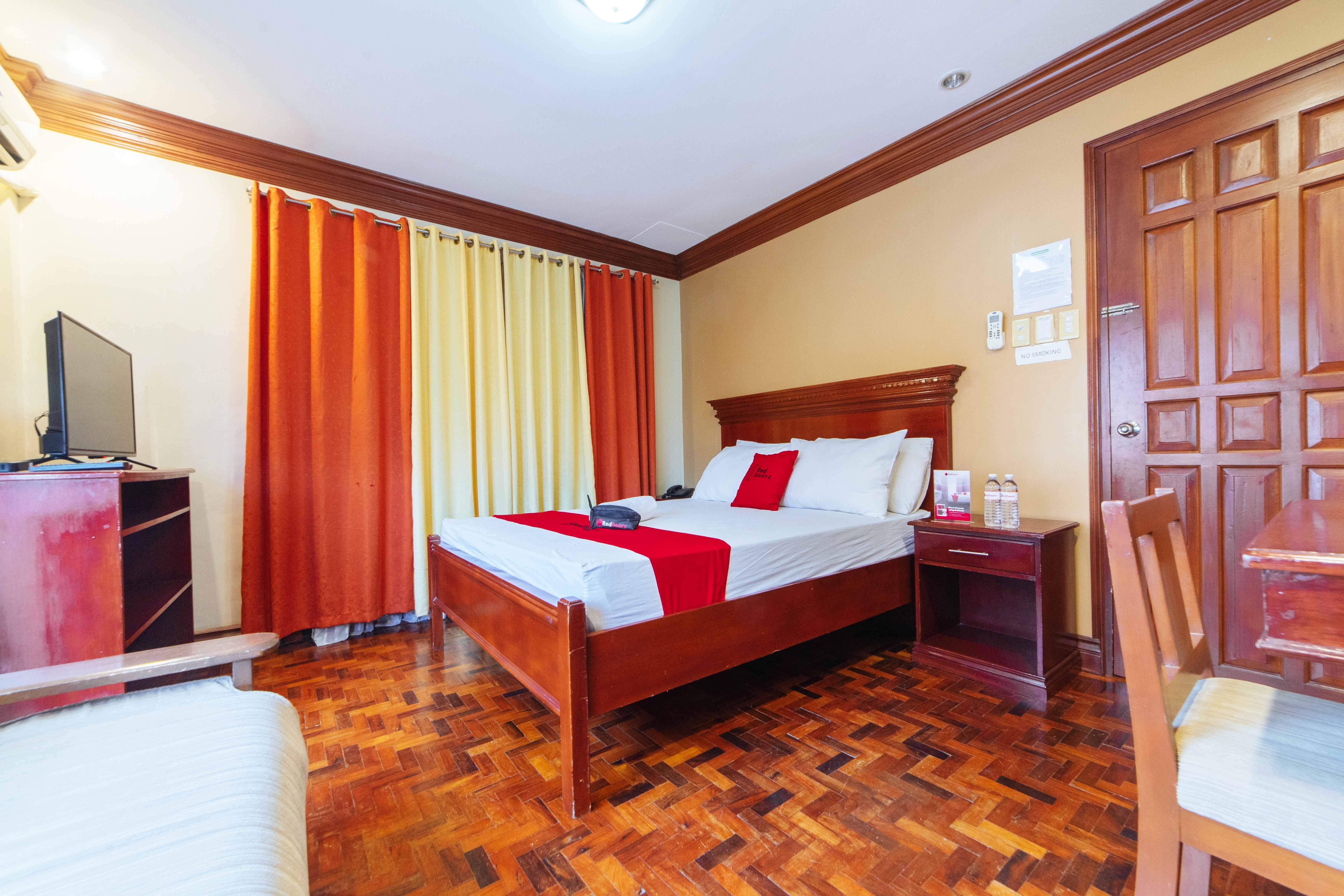 Reddoorz Plus @ Starhomes Olivianville Tarlac City Buitenkant foto