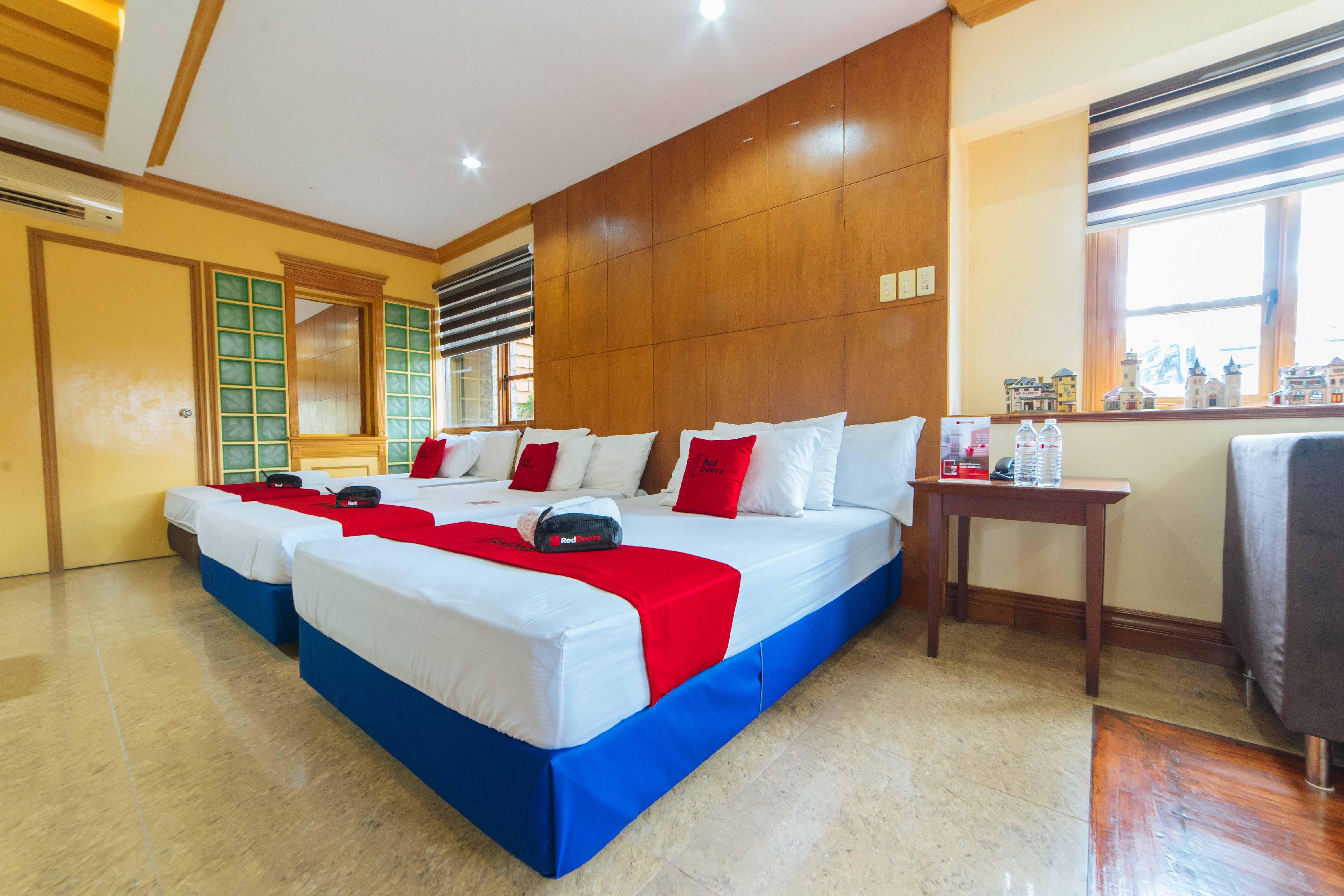 Reddoorz Plus @ Starhomes Olivianville Tarlac City Buitenkant foto
