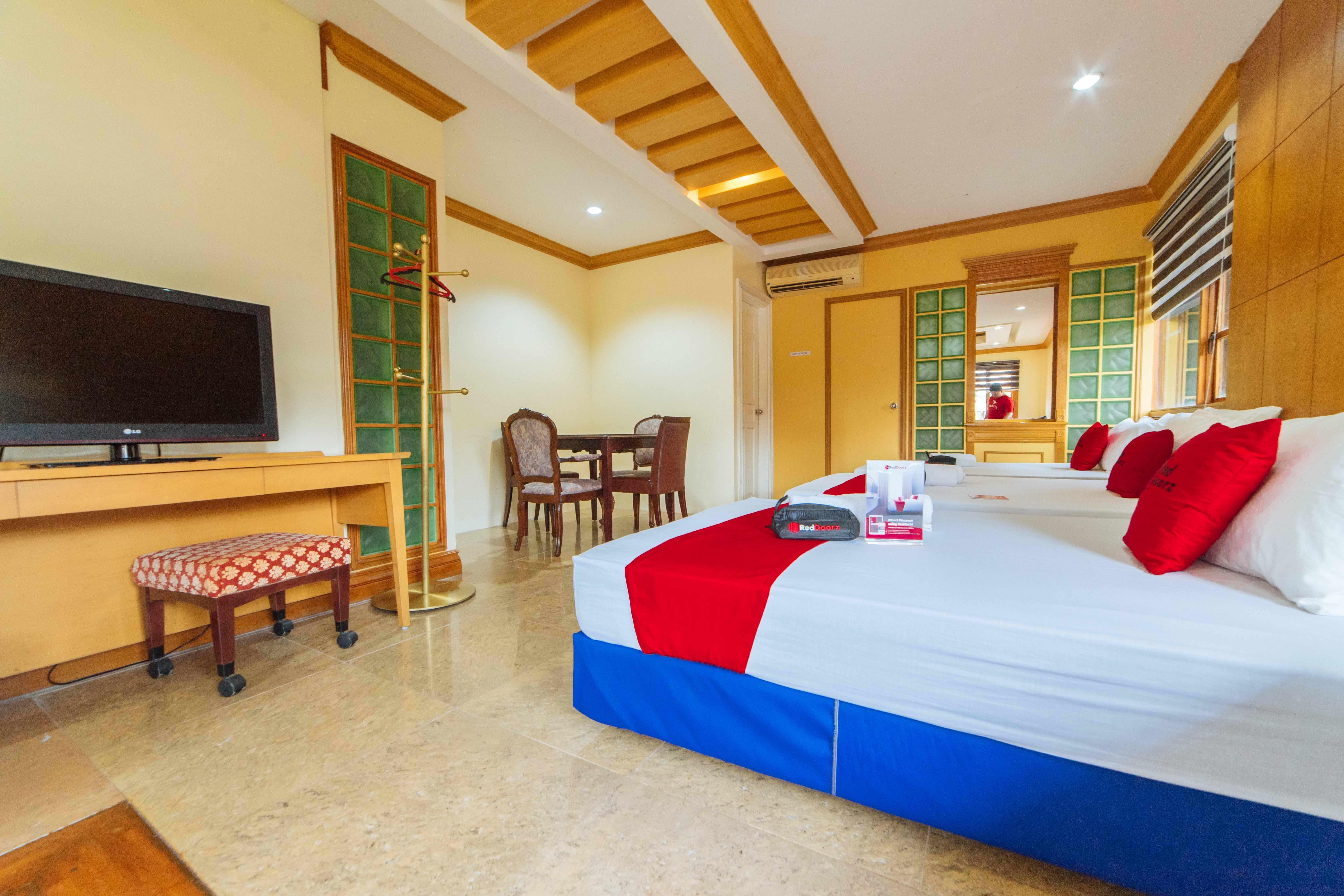 Reddoorz Plus @ Starhomes Olivianville Tarlac City Buitenkant foto