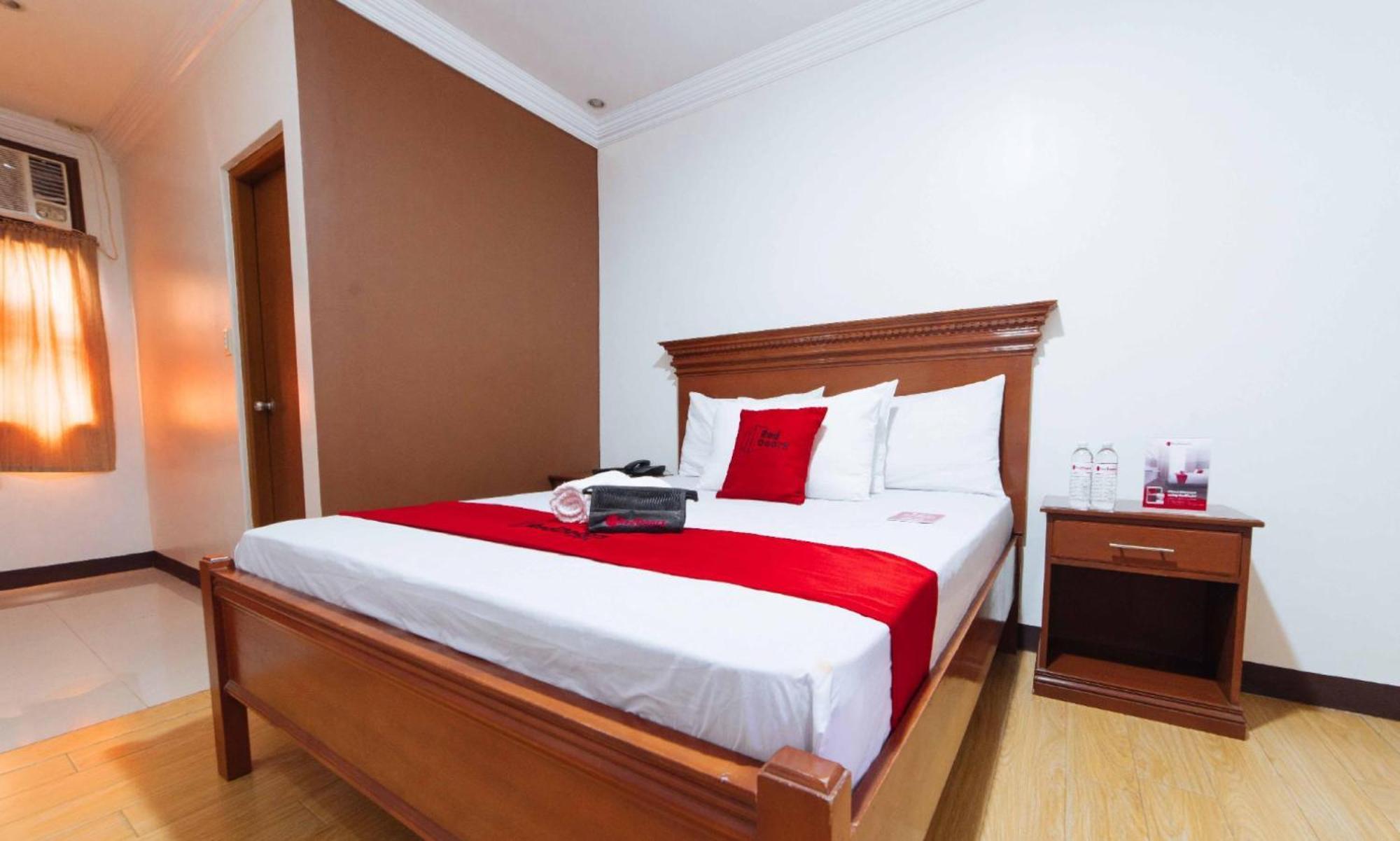 Reddoorz Plus @ Starhomes Olivianville Tarlac City Buitenkant foto
