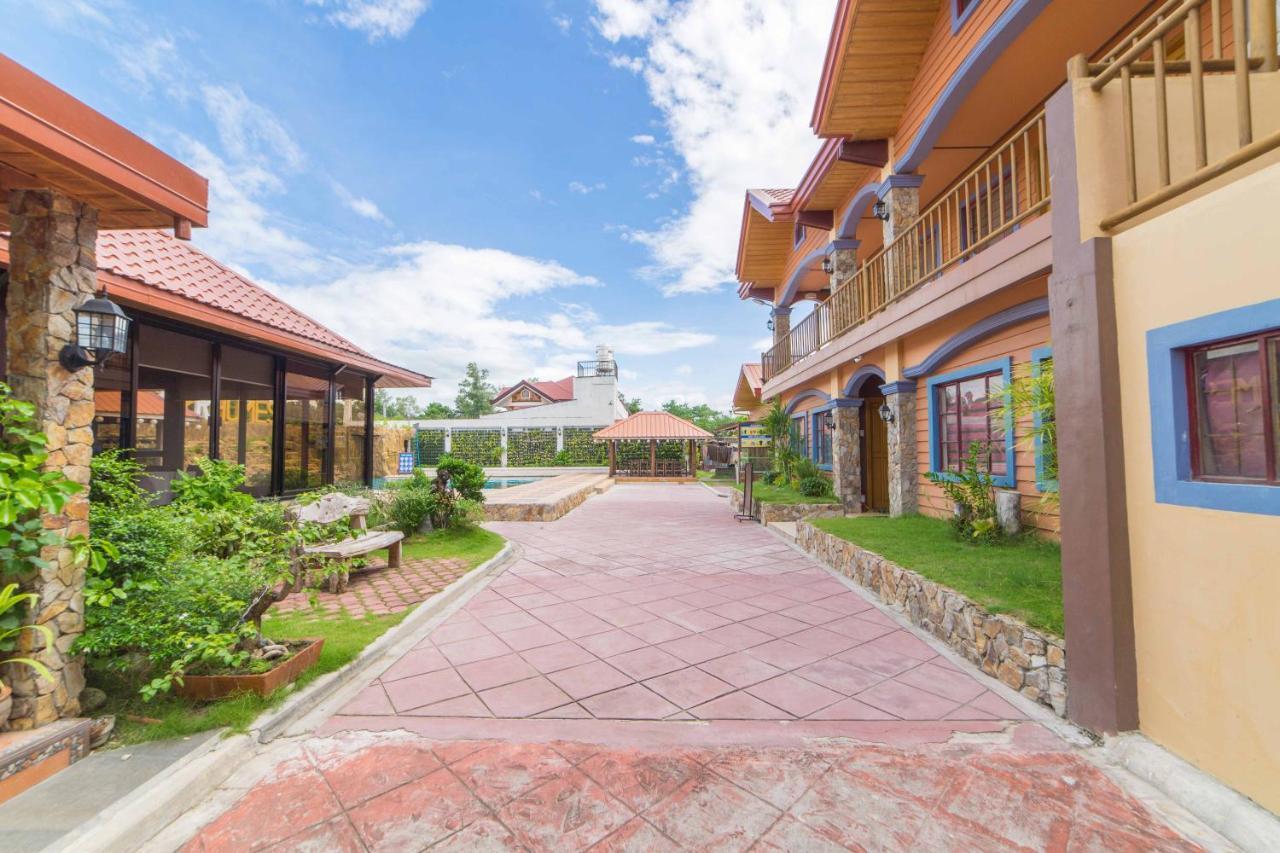 Reddoorz Plus @ Starhomes Olivianville Tarlac City Buitenkant foto