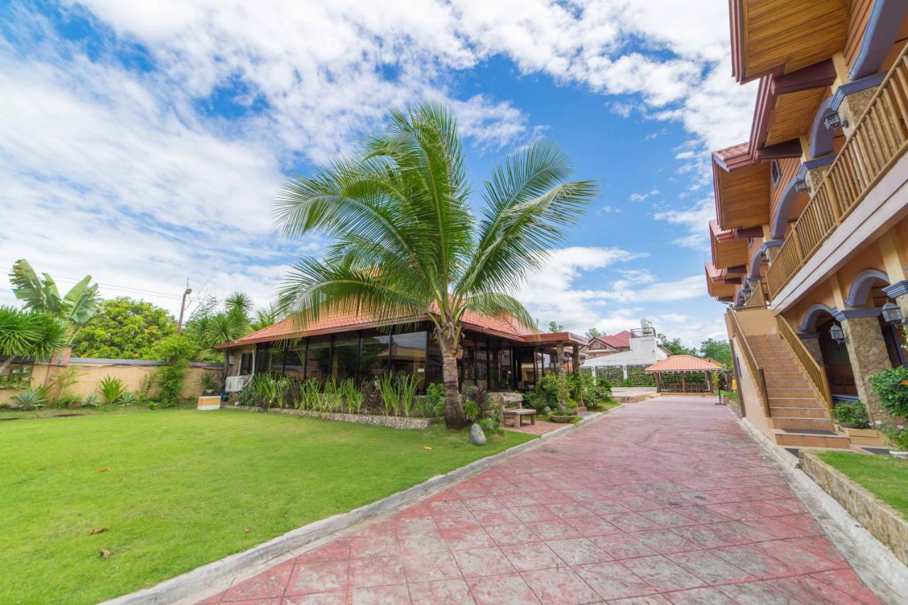 Reddoorz Plus @ Starhomes Olivianville Tarlac City Buitenkant foto
