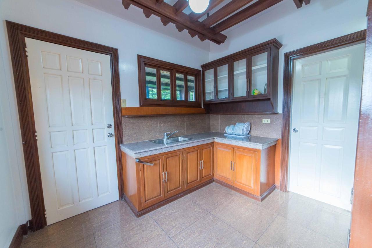 Reddoorz Plus @ Starhomes Olivianville Tarlac City Buitenkant foto